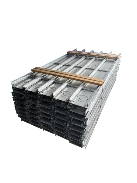 BG Fassadenrinne Modell "ISAR" 1500x155x45 beids. perforiert verzinkt
