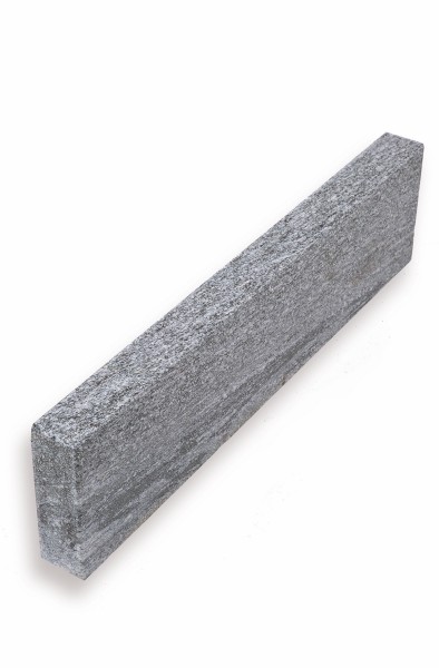 SELTRA Rasenk. BIASCA silbergrau-liniert 8x25x100cm geflammt Gneis China