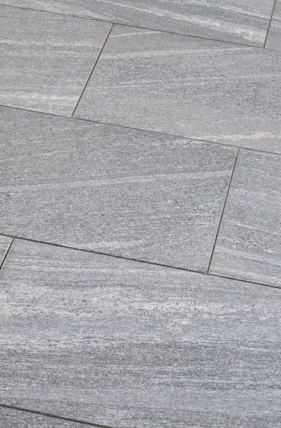 SELTRA Platte Biasca silbergrau-liniert 80x40x3cm satiniert Gneis China