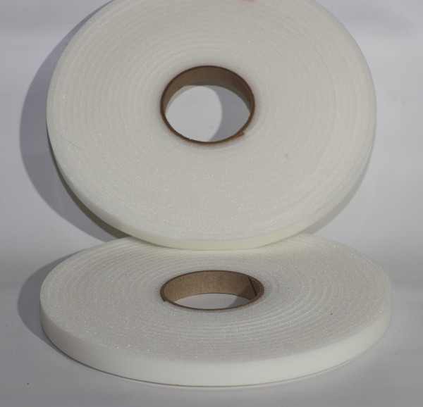 Schalungsdichtungsband 19x6mm 10m Rolle einseitig selbstklebend PU-Schaum weiß