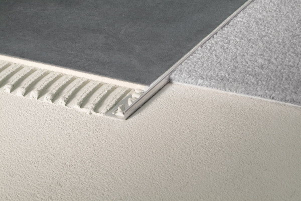 Blanke FAS Edelstahl 15mmx2.5m Abschlussschiene - 300-280-15025