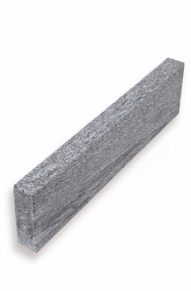 SELTRA Rasenk. BIASCA silbergrau-liniert 8x25x100cm geflammt Gneis China