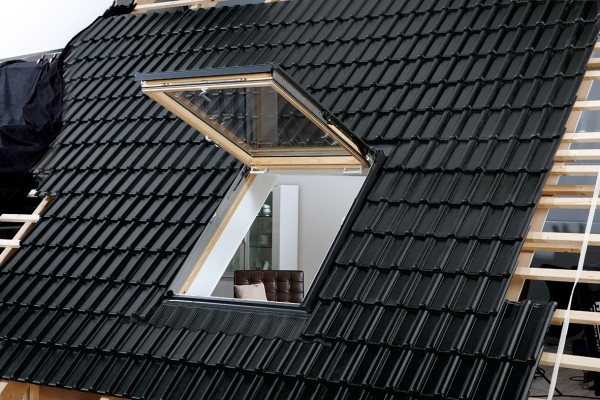 VELUX Klapp-Schwingfenster GTL SK08 3070 klar lack THERMO Alu 114x140