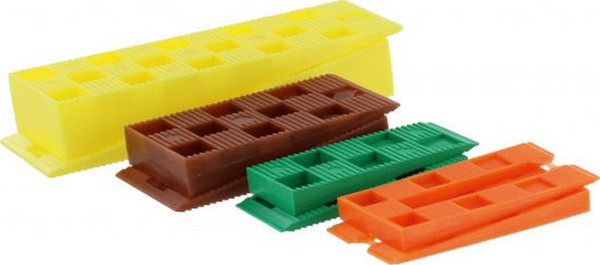 Triuso Kunststoff Rastkeile 245-tlg. 75xBraun 70xGrün 60xOrange 40xGelb