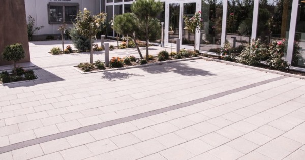 BWL Carre Betonpflaster naturgrau 20x10x8cm m. Fase