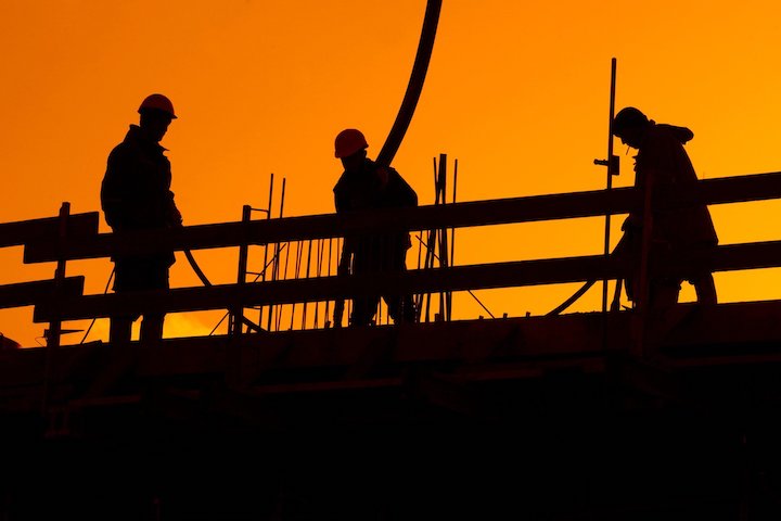 Fachkraefte_Baustelle_720x480