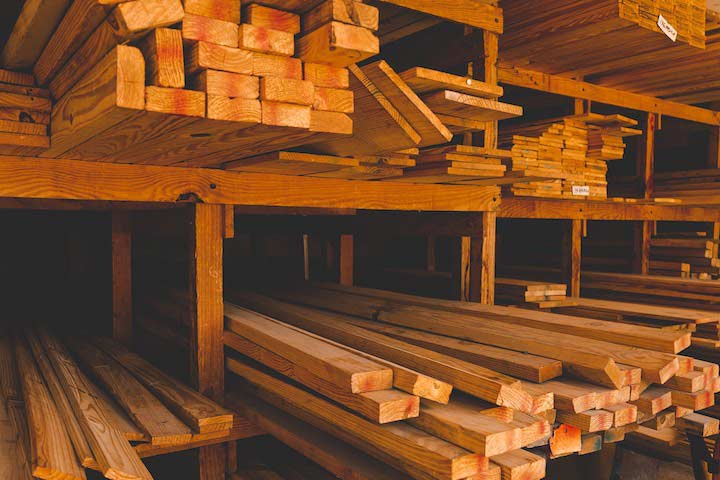 Holzlager_720x480_web